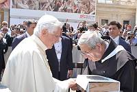 <br>UDIENZA GENERALE - 28 aprile 2010<br><br> - (Copyright L'OSSERVATORE ROMANO - Servizio Fotografico - photo@ossrom.va)