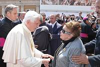 <br>UDIENZA GENERALE - 28 aprile 2010<br><br> - (Copyright L'OSSERVATORE ROMANO - Servizio Fotografico - photo@ossrom.va)