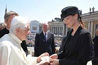 <br>UDIENZA GENERALE - 28 aprile 2010<br><br> - (Copyright L'OSSERVATORE ROMANO - Servizio Fotografico - photo@ossrom.va)