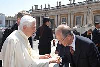 <br>UDIENZA GENERALE - 28 aprile 2010<br><br> - (Copyright L'OSSERVATORE ROMANO - Servizio Fotografico - photo@ossrom.va)