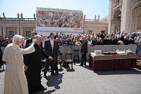 <br>UDIENZA GENERALE - 28 aprile 2010<br><br> - (Copyright L'OSSERVATORE ROMANO - Servizio Fotografico - photo@ossrom.va)