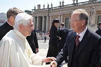 <br>UDIENZA GENERALE - 28 aprile 2010<br><br> - (Copyright L'OSSERVATORE ROMANO - Servizio Fotografico - photo@ossrom.va)