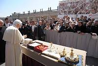 <br>UDIENZA GENERALE - 28 aprile 2010<br><br> - (Copyright L'OSSERVATORE ROMANO - Servizio Fotografico - photo@ossrom.va)