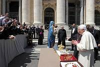 <br>UDIENZA GENERALE - 28 aprile 2010<br><br> - (Copyright L'OSSERVATORE ROMANO - Servizio Fotografico - photo@ossrom.va)