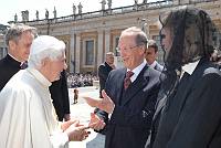 <br>UDIENZA GENERALE - 28 aprile 2010<br><br> - (Copyright L'OSSERVATORE ROMANO - Servizio Fotografico - photo@ossrom.va)