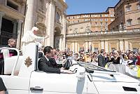 <br>UDIENZA GENERALE - 28 aprile 2010<br><br> - (Copyright L'OSSERVATORE ROMANO - Servizio Fotografico - photo@ossrom.va)