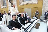 <br>UDIENZA GENERALE - 28 aprile 2010<br><br> - (Copyright L'OSSERVATORE ROMANO - Servizio Fotografico - photo@ossrom.va)