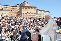 <br>UDIENZA GENERALE - 28 aprile 2010<br><br> - (Copyright L'OSSERVATORE ROMANO - Servizio Fotografico - photo@ossrom.va)