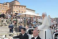 <br>UDIENZA GENERALE - 28 aprile 2010<br><br> - (Copyright L'OSSERVATORE ROMANO - Servizio Fotografico - photo@ossrom.va)
