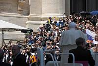 <br>UDIENZA GENERALE - 28 aprile 2010<br><br> - (Copyright L'OSSERVATORE ROMANO - Servizio Fotografico - photo@ossrom.va)