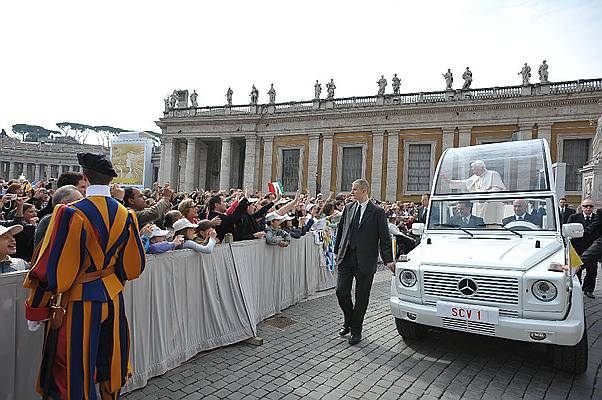 21561_14042010