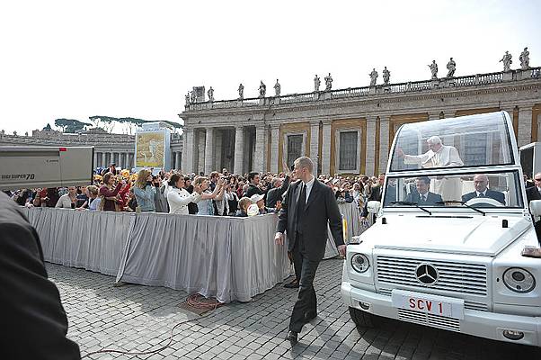 21584_14042010