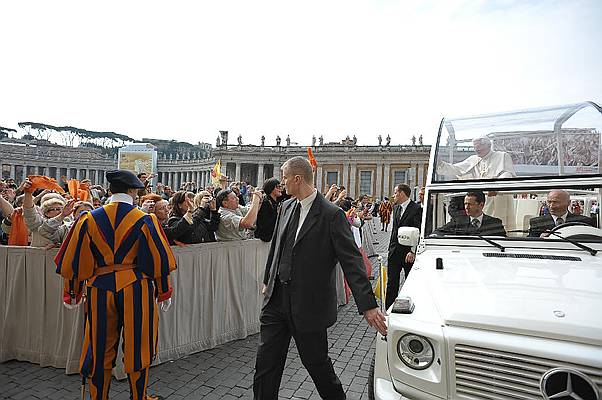 21647_14042010