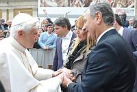 <br>Udienza Generale del 14 Aprile 2010<br><br> - (Copyright L'OSSERVATORE ROMANO - Servizio Fotografico - photo@ossrom.va)