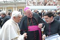 <br>Udienza Generale del 14 Aprile 2010<br><br> - (Copyright L'OSSERVATORE ROMANO - Servizio Fotografico - photo@ossrom.va)