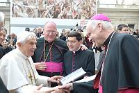 <br>Udienza Generale del 14 Aprile 2010<br><br> - (Copyright L'OSSERVATORE ROMANO - Servizio Fotografico - photo@ossrom.va)