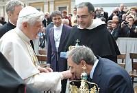 <br>Udienza Generale del 14 Aprile 2010<br><br> - (Copyright L'OSSERVATORE ROMANO - Servizio Fotografico - photo@ossrom.va)