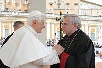 <br>Udienza Generale del 14 Aprile 2010<br><br> - (Copyright L'OSSERVATORE ROMANO - Servizio Fotografico - photo@ossrom.va)
