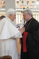 <br>Udienza Generale del 14 Aprile 2010<br><br> - (Copyright L'OSSERVATORE ROMANO - Servizio Fotografico - photo@ossrom.va)