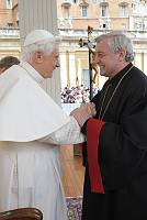 <br>Udienza Generale del 14 Aprile 2010<br><br> - (Copyright L'OSSERVATORE ROMANO - Servizio Fotografico - photo@ossrom.va)