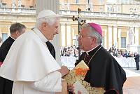<br>Udienza Generale del 14 Aprile 2010<br><br> - (Copyright L'OSSERVATORE ROMANO - Servizio Fotografico - photo@ossrom.va)
