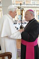 <br>Udienza Generale del 14 Aprile 2010<br><br> - (Copyright L'OSSERVATORE ROMANO - Servizio Fotografico - photo@ossrom.va)