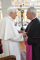 <br>Udienza Generale del 14 Aprile 2010<br><br> - (Copyright L'OSSERVATORE ROMANO - Servizio Fotografico - photo@ossrom.va)