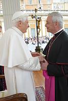 <br>Udienza Generale del 14 Aprile 2010<br><br> - (Copyright L'OSSERVATORE ROMANO - Servizio Fotografico - photo@ossrom.va)