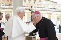 <br>Udienza Generale del 14 Aprile 2010<br><br> - (Copyright L'OSSERVATORE ROMANO - Servizio Fotografico - photo@ossrom.va)