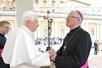 <br>Udienza Generale del 14 Aprile 2010<br><br> - (Copyright L'OSSERVATORE ROMANO - Servizio Fotografico - photo@ossrom.va)