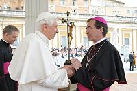 <br>Udienza Generale del 14 Aprile 2010<br><br> - (Copyright L'OSSERVATORE ROMANO - Servizio Fotografico - photo@ossrom.va)