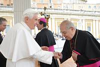 <br>Udienza Generale del 14 Aprile 2010<br><br> - (Copyright L'OSSERVATORE ROMANO - Servizio Fotografico - photo@ossrom.va)