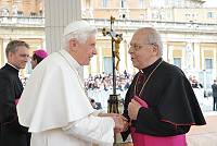 <br>Udienza Generale del 14 Aprile 2010<br><br> - (Copyright L'OSSERVATORE ROMANO - Servizio Fotografico - photo@ossrom.va)