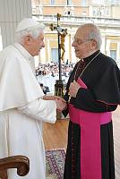 <br>Udienza Generale del 14 Aprile 2010<br><br> - (Copyright L'OSSERVATORE ROMANO - Servizio Fotografico - photo@ossrom.va)