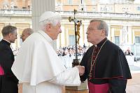 <br>Udienza Generale del 14 Aprile 2010<br><br> - (Copyright L'OSSERVATORE ROMANO - Servizio Fotografico - photo@ossrom.va)