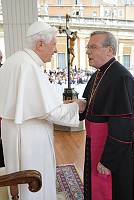 <br>Udienza Generale del 14 Aprile 2010<br><br> - (Copyright L'OSSERVATORE ROMANO - Servizio Fotografico - photo@ossrom.va)