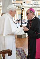 <br>Udienza Generale del 14 Aprile 2010<br><br> - (Copyright L'OSSERVATORE ROMANO - Servizio Fotografico - photo@ossrom.va)