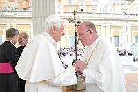 <br>Udienza Generale del 14 Aprile 2010<br><br> - (Copyright L'OSSERVATORE ROMANO - Servizio Fotografico - photo@ossrom.va)