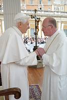 <br>Udienza Generale del 14 Aprile 2010<br><br> - (Copyright L'OSSERVATORE ROMANO - Servizio Fotografico - photo@ossrom.va)
