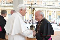 <br>Udienza Generale del 14 Aprile 2010<br><br> - (Copyright L'OSSERVATORE ROMANO - Servizio Fotografico - photo@ossrom.va)