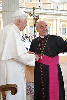 <br>Udienza Generale del 14 Aprile 2010<br><br> - (Copyright L'OSSERVATORE ROMANO - Servizio Fotografico - photo@ossrom.va)