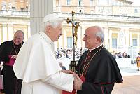 <br>Udienza Generale del 14 Aprile 2010<br><br> - (Copyright L'OSSERVATORE ROMANO - Servizio Fotografico - photo@ossrom.va)