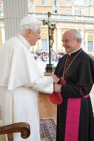 <br>Udienza Generale del 14 Aprile 2010<br><br> - (Copyright L'OSSERVATORE ROMANO - Servizio Fotografico - photo@ossrom.va)