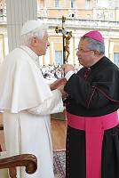 <br>Udienza Generale del 14 Aprile 2010<br><br> - (Copyright L'OSSERVATORE ROMANO - Servizio Fotografico - photo@ossrom.va)