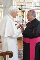 <br>Udienza Generale del 14 Aprile 2010<br><br> - (Copyright L'OSSERVATORE ROMANO - Servizio Fotografico - photo@ossrom.va)