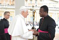 <br>Udienza Generale del 14 Aprile 2010<br><br> - (Copyright L'OSSERVATORE ROMANO - Servizio Fotografico - photo@ossrom.va)