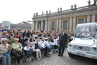 <br>Udienza Generale del 14 Aprile 2010<br><br> - (Copyright L'OSSERVATORE ROMANO - Servizio Fotografico - photo@ossrom.va)