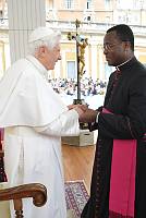 <br>Udienza Generale del 14 Aprile 2010<br><br> - (Copyright L'OSSERVATORE ROMANO - Servizio Fotografico - photo@ossrom.va)