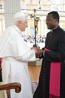 <br>Udienza Generale del 14 Aprile 2010<br><br> - (Copyright L'OSSERVATORE ROMANO - Servizio Fotografico - photo@ossrom.va)