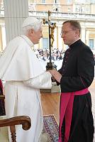 <br>Udienza Generale del 14 Aprile 2010<br><br> - (Copyright L'OSSERVATORE ROMANO - Servizio Fotografico - photo@ossrom.va)